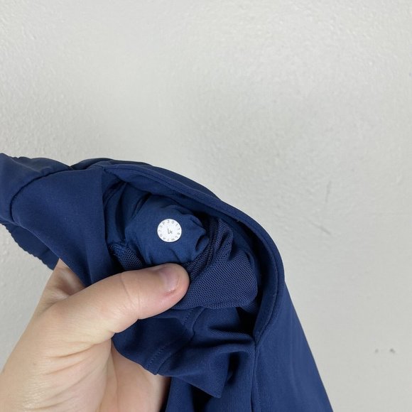 lululemon On the Fly Luxtreme Onyx Blue Athletic Shorts size 4 - Picture 6 of 8